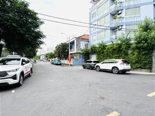 Mặt tiền hụt tương lai là mt chính bán đất tặng nhà làm kho c4 nhà hẻm xe hơi gần ngay công viên