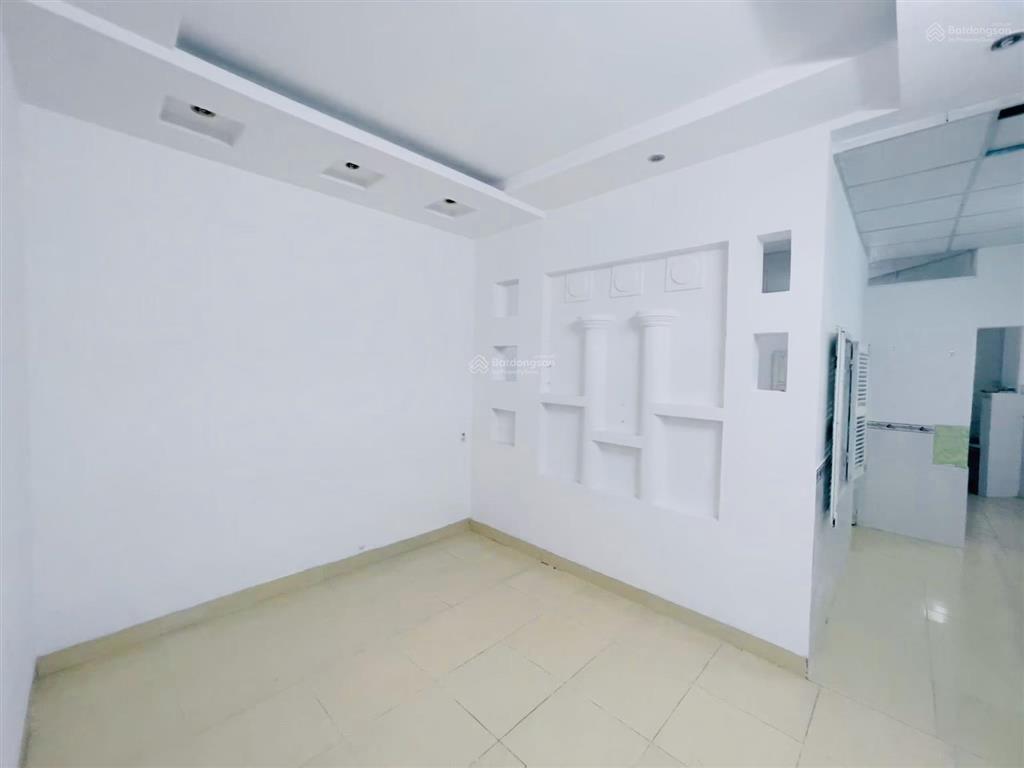 Mặt tiền ~100m² đất 4 tầng đúc btct
vị trí đẹp giáp bến cảng nhà rồng
tiềm năng khu tăng giá mạnh
