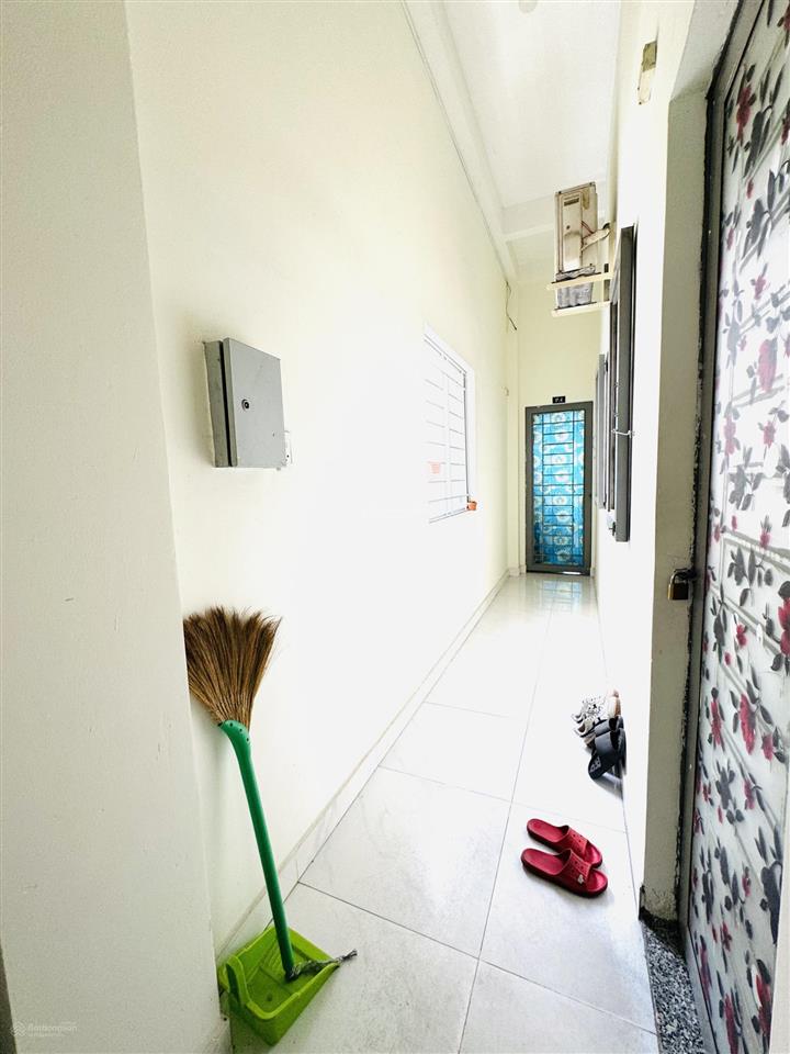 Chdv 110m² 10 phòng cho thuê, khả năng cải tạo khai thác 45 50tr/th
cách mặt tiền lớn chỉ vài mét