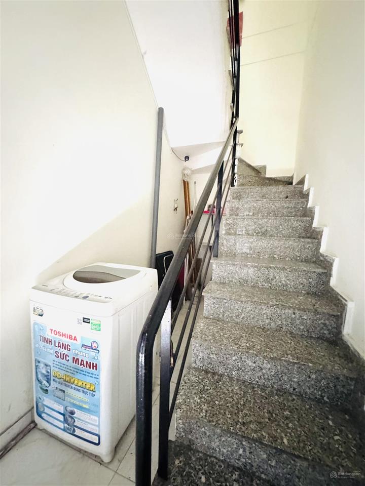 Chdv 110m² 10 phòng cho thuê, khả năng cải tạo khai thác 45 50tr/th
cách mặt tiền lớn chỉ vài mét