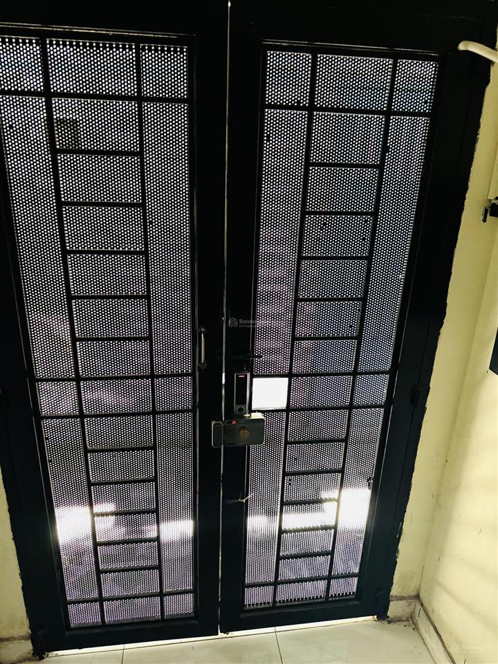 Chdv 110m² 10 phòng cho thuê, khả năng cải tạo khai thác 45 50tr/th
cách mặt tiền lớn chỉ vài mét