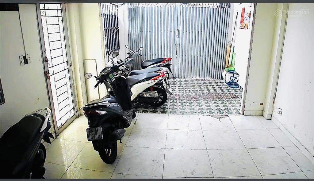 Chdv 110m² 10 phòng cho thuê, khả năng cải tạo khai thác 45 50tr/th
cách mặt tiền lớn chỉ vài mét