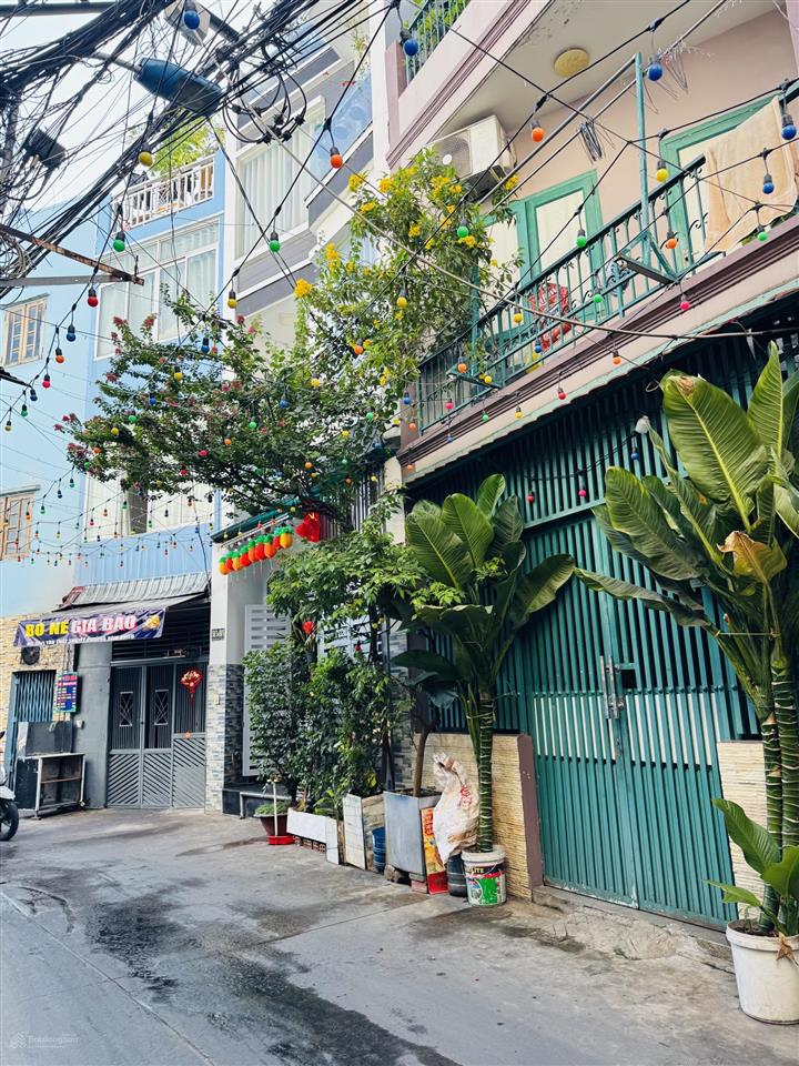 Xịn ở q4 cho nhà hơn 3đ, bán giá đất tặng nguyên căn (tiền xây dựng không thôi đã hơn 1 tỏi)
