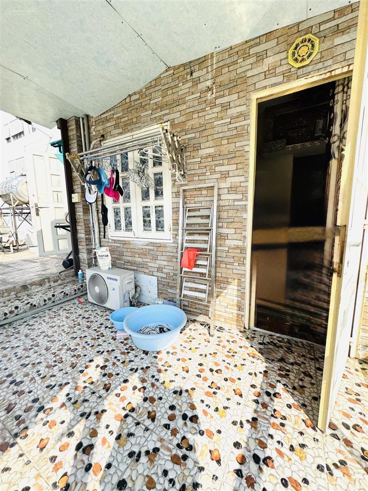 Xịn ở q4 cho nhà hơn 3đ, bán giá đất tặng nguyên căn (tiền xây dựng không thôi đã hơn 1 tỏi)