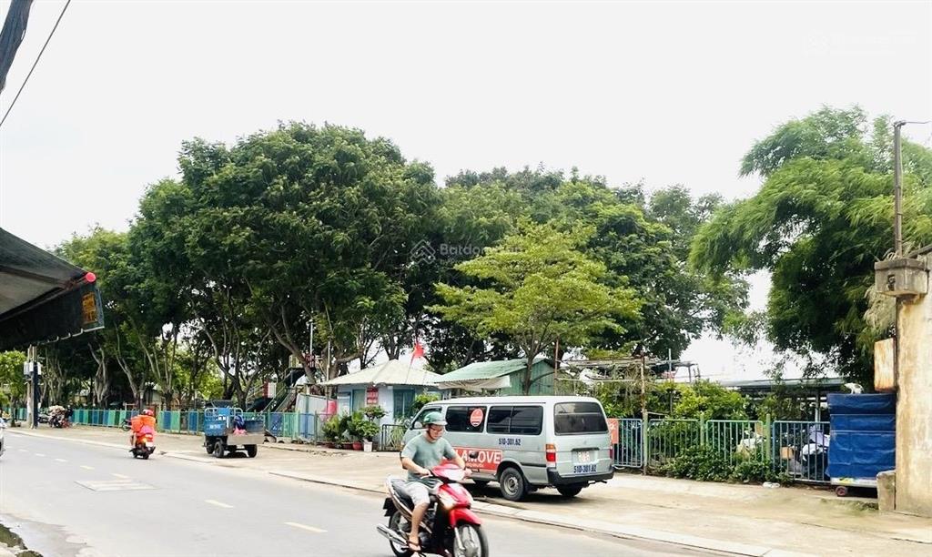 Xịn ở q4 cho nhà hơn 3đ, bán giá đất tặng nguyên căn (tiền xây dựng không thôi đã hơn 1 tỏi)