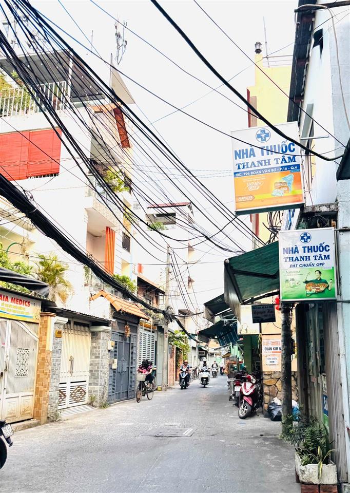 Xịn nhứt q4 cho nhà hơn 3đ, bán giá đất tặng nguyên căn nhà đúc btct xây dựng k thui đã hơn 1 tỏi r