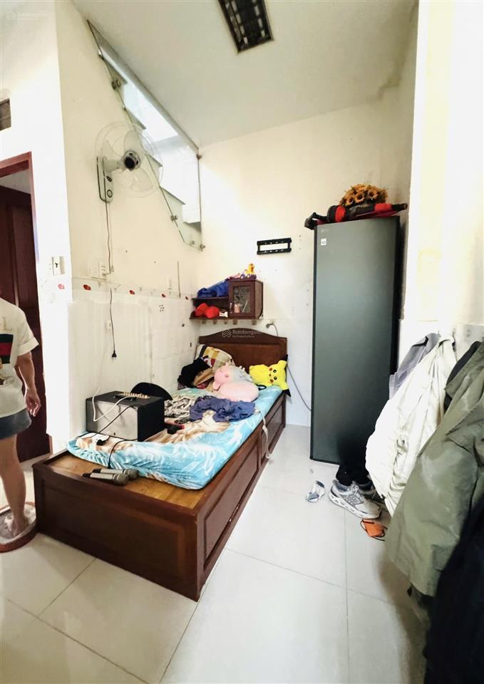Xịn nhứt q4 cho nhà hơn 3đ, bán giá đất tặng nguyên căn nhà đúc btct xây dựng k thui đã hơn 1 tỏi r