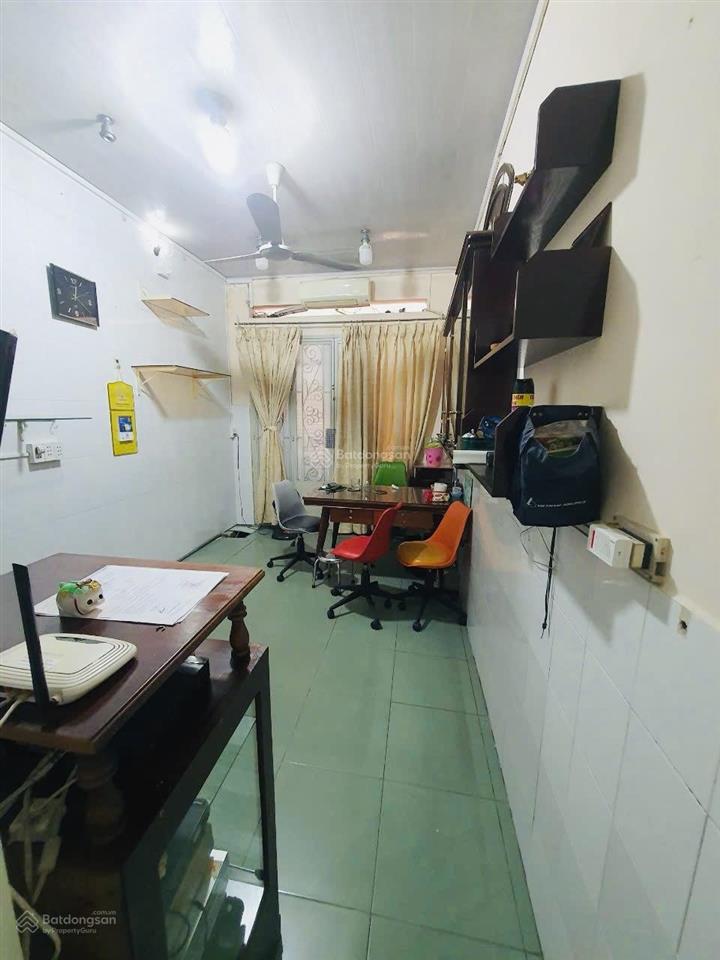 Trung tâm quận 1  kế bên bùi viện
xe hơi sát nhà  khu dân trí rất cao
phù hợp cho thuê giữ tiền