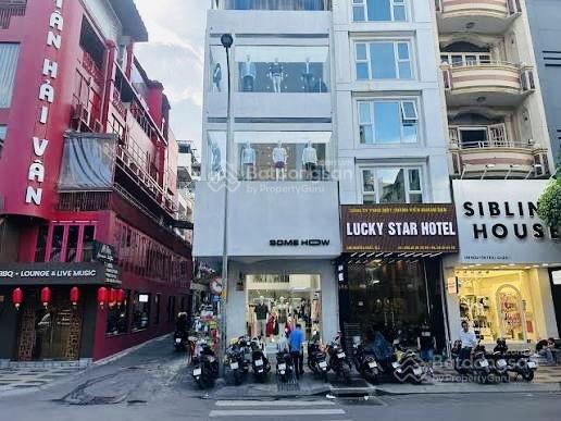 Trung tâm quận 1  kế bên bùi viện
xe hơi sát nhà  khu dân trí rất cao
phù hợp cho thuê giữ tiền