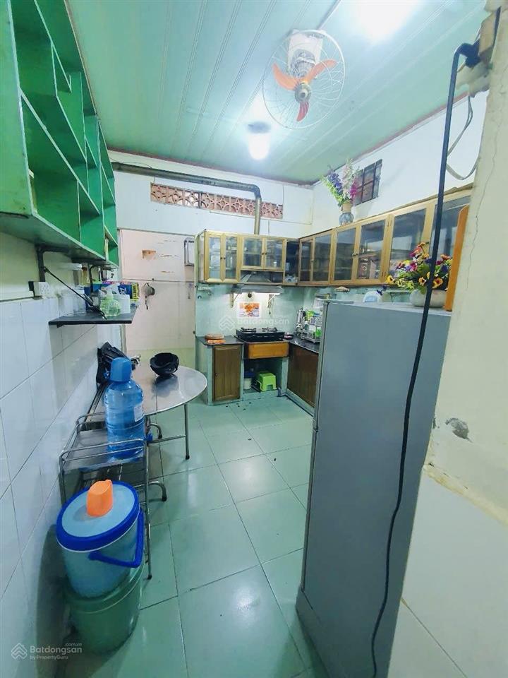 Trung tâm quận 1  kế bên bùi viện
xe hơi sát nhà  khu dân trí rất cao
phù hợp cho thuê giữ tiền