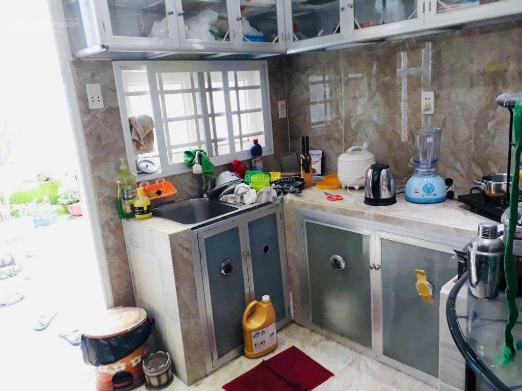Mặt bằng kinh doanh đa ngành nghề 4 tầng kiên cố  vị trí q4 đẹp cực kỳ
