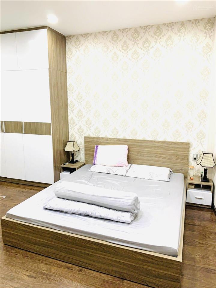 Mặt tiền đường số hụt sau 1 căn nhà nhỏ tí teooo. xe hơi qua lại thoải mái