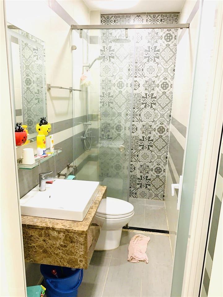 Mặt tiền đường số hụt sau 1 căn nhà nhỏ tí teooo. xe hơi qua lại thoải mái