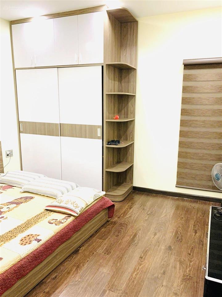 Mặt tiền đường số hụt sau 1 căn nhà nhỏ tí teooo. xe hơi qua lại thoải mái