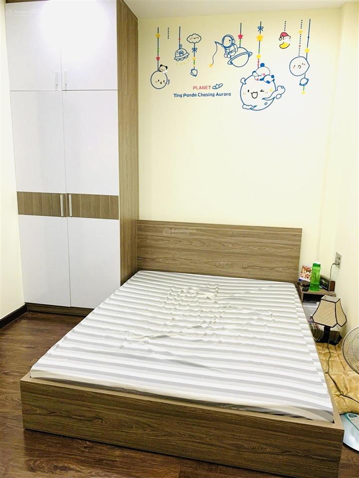 Mặt tiền đường số hụt sau 1 căn nhà nhỏ tí teooo. xe hơi qua lại thoải mái