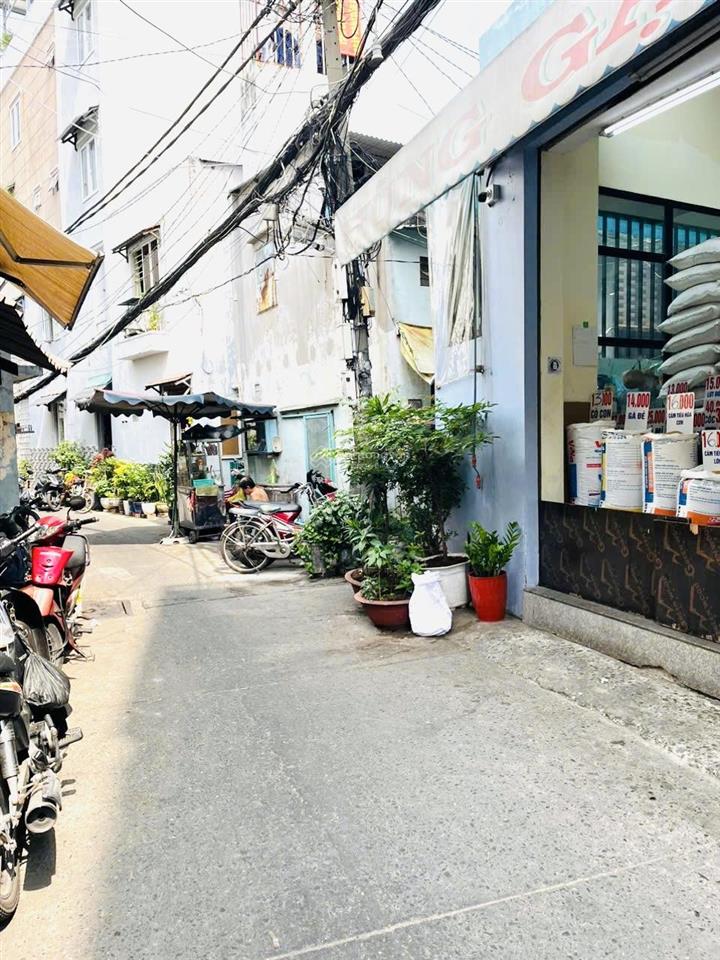 Bến vân đồn 1/ dt thực tế 105m2
gần cc goldview sang hịn sát bên q1
hẽm cực to 45 mét cách m