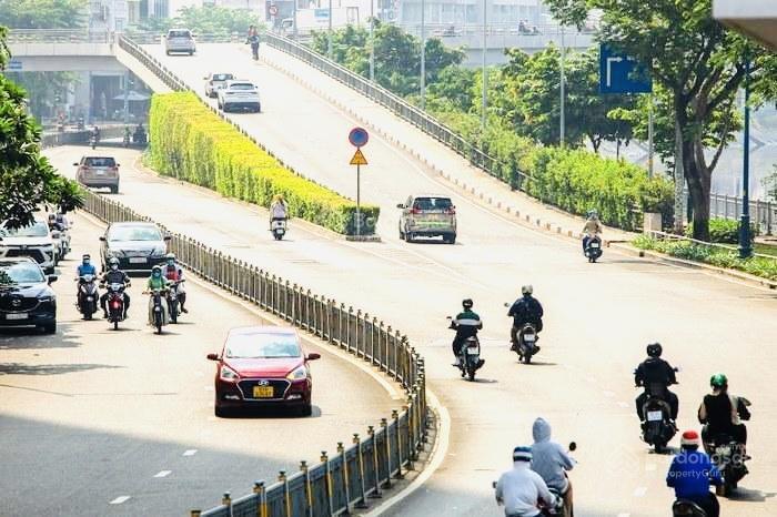 Bến vân đồn 1/ dt thực tế 105m2
gần cc goldview sang hịn sát bên q1
hẽm cực to 45 mét cách m