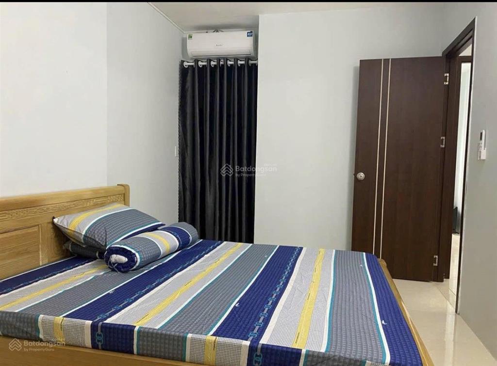 Căn hộ dịch vụ cao cấp hẽm đường
số cách mt chỉ 1 vài bước giáp ranh quận 1 kết cấu 5 tầng đúc btc