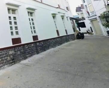 Xe tải đỗ cửa tự do  sân đỗ 3 xe tải
mặt tiền hẻm ttt  ngang 5m dài 15m
view góc công viên cực kỳ
