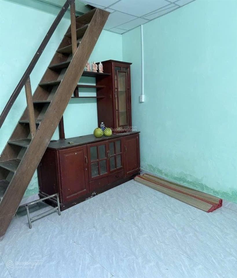 Xe tải đỗ cửa tự do  sân đỗ 3 xe tải
mặt tiền hẻm ttt  ngang 5m dài 15m
view góc công viên cực kỳ