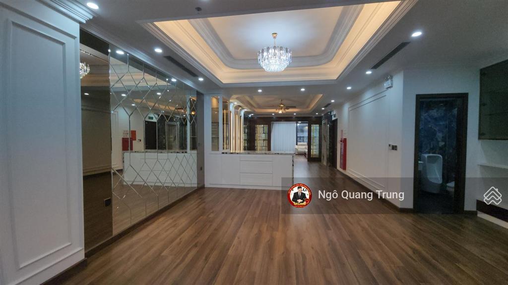 Mỹ đình có quá đẹp, ở và làm công ty, spa, trung tâm. hết nước chấm, 9 tầng, hầm có vỉa hè, ôtô