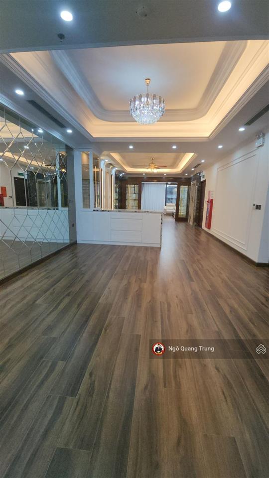Mỹ đình có quá đẹp, ở và làm công ty, spa, trung tâm. hết nước chấm, 9 tầng, hầm có vỉa hè, ôtô