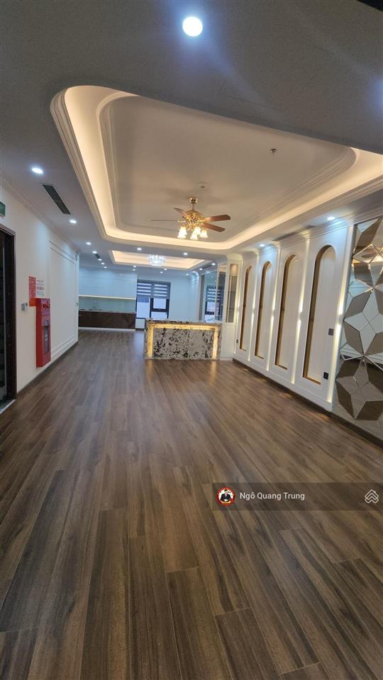 Mỹ đình có quá đẹp, ở và làm công ty, spa, trung tâm. hết nước chấm, 9 tầng, hầm có vỉa hè, ôtô
