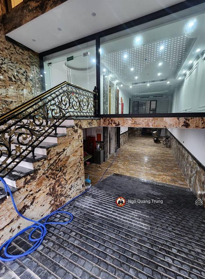 Mỹ đình có quá đẹp, ở và làm công ty, spa, trung tâm. hết nước chấm, 9 tầng, hầm có vỉa hè, ôtô