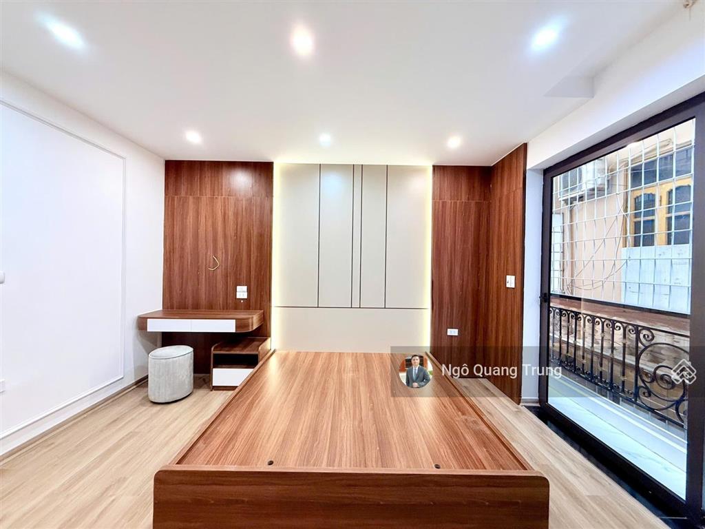 Phải rất nhanh mới kịp, cần tiền giảm sốc 1 tỷ, nhà vương thừa vũ, 45m2, 5 tầng thang máy, mt .5m