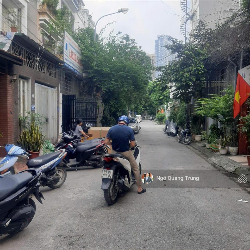 Bán nhanh căn nhà siêu hiếm thuộc khu phân lô liền kề, phố mễ trì thượng, phù hợp ở làm công ty