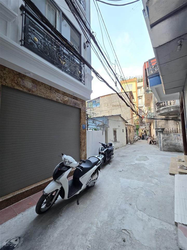 Chính chủ bán nhà trần quốc vượng, ô tô, gần phố, trước nhà rộng 4m, thang máy, 7 tầng, quá ngon