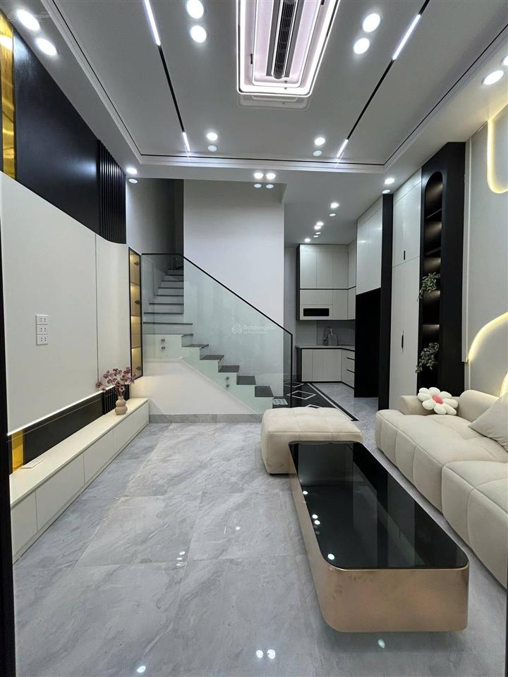 Chính chủ bán nhà xây mới 6 tầng thang máy, full nội thất, tầm tiền hiếm khu trung tâm sát phố cổ