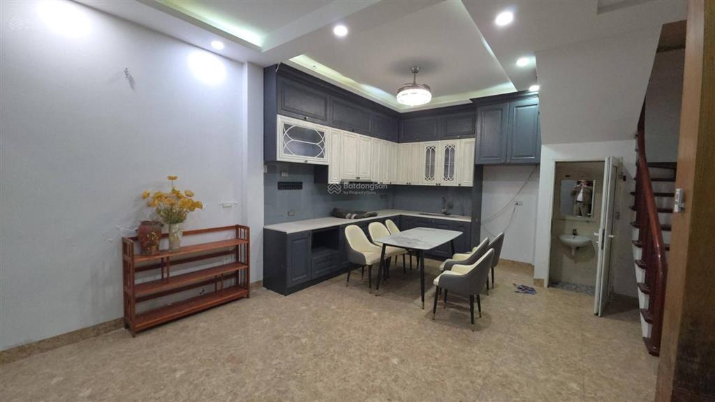 Bán nhanh nhà hồ đắc di, vị trí siêu ngon, trung tâm đống đa, khách mua về sơn sửa lại là ngon