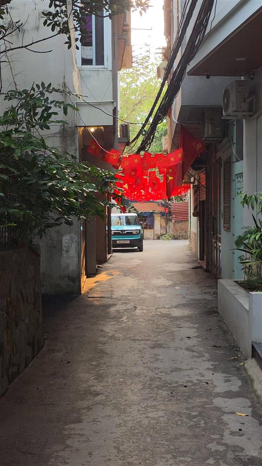 Chính chủ cần bán nhanh nhà võ chí công, đầu hoàng quốc việt, full nội thất, ô tô đỗ cổng, quá hiếm