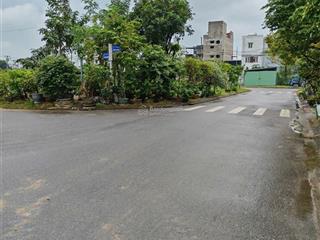 Chính chủ cần bán đất đối diện công viên, khu dân cư đông đúc. sổ đỏ sang tên ngay