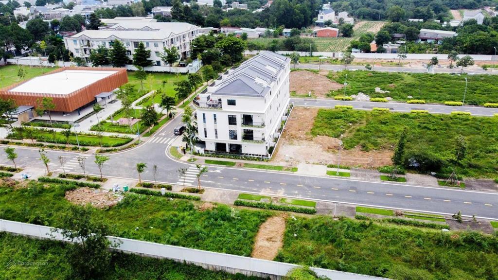 Nhà phố khu compound cao cấp ngay tt cảng phú mỹ của vinacapital chỉ từ 2.3tỷ/căn  tt giãn 48th