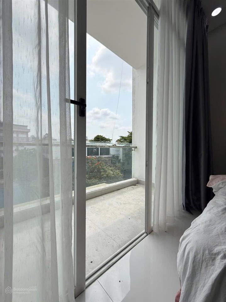 Phòng cho thuê 40m2 đường trần thiện chánh quận 10 gần vạn hạnh mall cách đại học hoa sen,huflit 2p