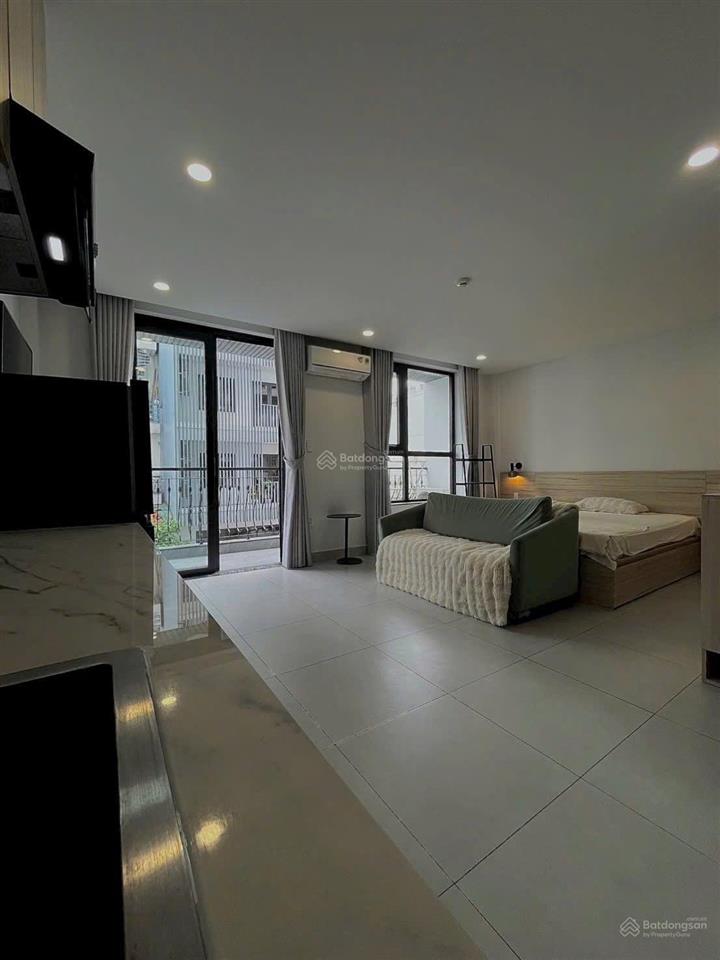 Căn hộ đường thành thái quận 10 gần cầu vượt ba tháng hai, sư vạn hạnh cách đh hoa sen, ueh 2 phút