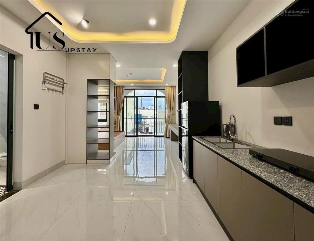 Cho thuê phòng ban công to, tách bếp  nguyễn công hoan, quận phú nhuận giáp quận bình thạnh