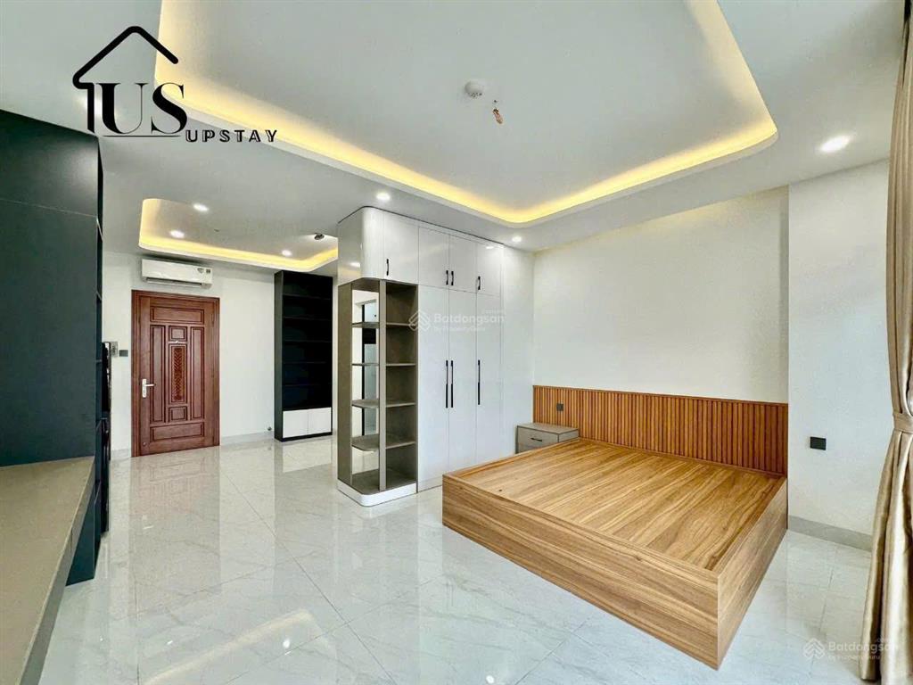 Cho thuê phòng ban công to, tách bếp  nguyễn công hoan, quận phú nhuận giáp quận bình thạnh