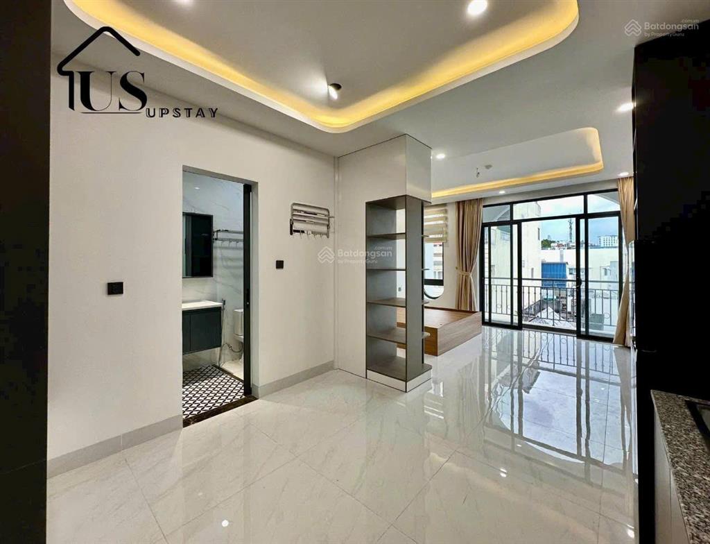 Cho thuê phòng ban công to, tách bếp  nguyễn công hoan, quận phú nhuận giáp quận bình thạnh