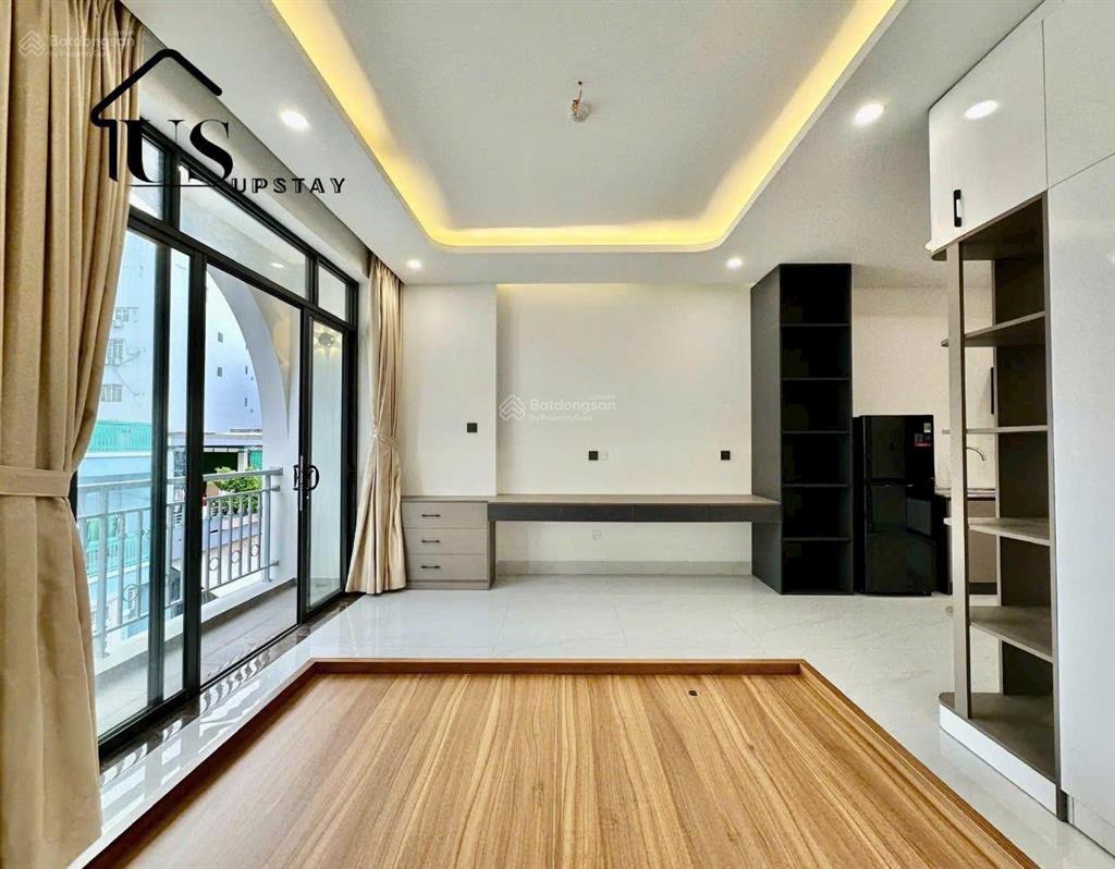 Cho thuê phòng ban công to, tách bếp  nguyễn công hoan, quận phú nhuận giáp quận bình thạnh