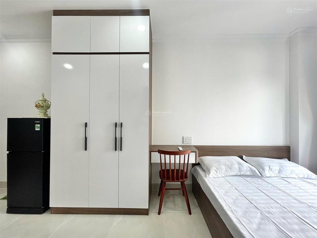 Khai trương căn hộ ban công thoáng, rộng hơn 30m2, nằm ngay ngã tư hàng xanh, giáp q1 q3 phú nhuận