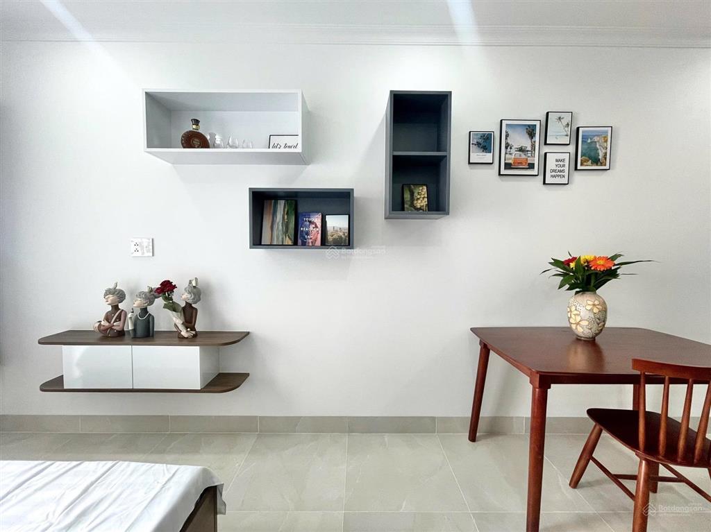 Khai trương căn hộ ban công thoáng, rộng hơn 30m2, nằm ngay ngã tư hàng xanh, giáp q1 q3 phú nhuận