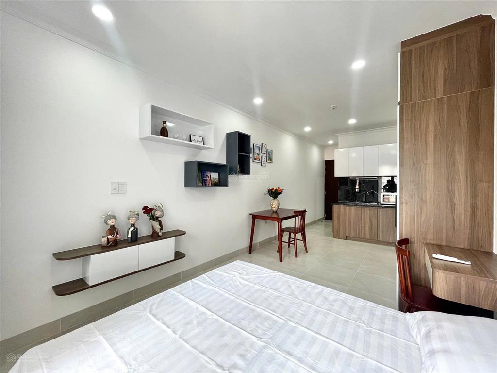 Khai trương căn hộ ban công thoáng, rộng hơn 30m2, nằm ngay ngã tư hàng xanh, giáp q1 q3 phú nhuận