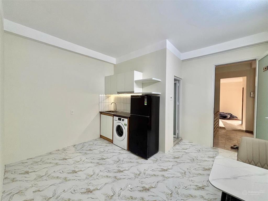 Căn hộ 1pn, ban công siêu lớn, rộng hơn 40m2, nằm ngay phổ quang, gần sân bay, giáp phú nhuận, q10