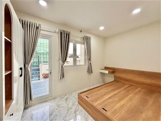 Căn hộ 1pn, ban công siêu lớn, rộng hơn 40m2, nằm ngay phổ quang, gần sân bay, giáp phú nhuận, q10