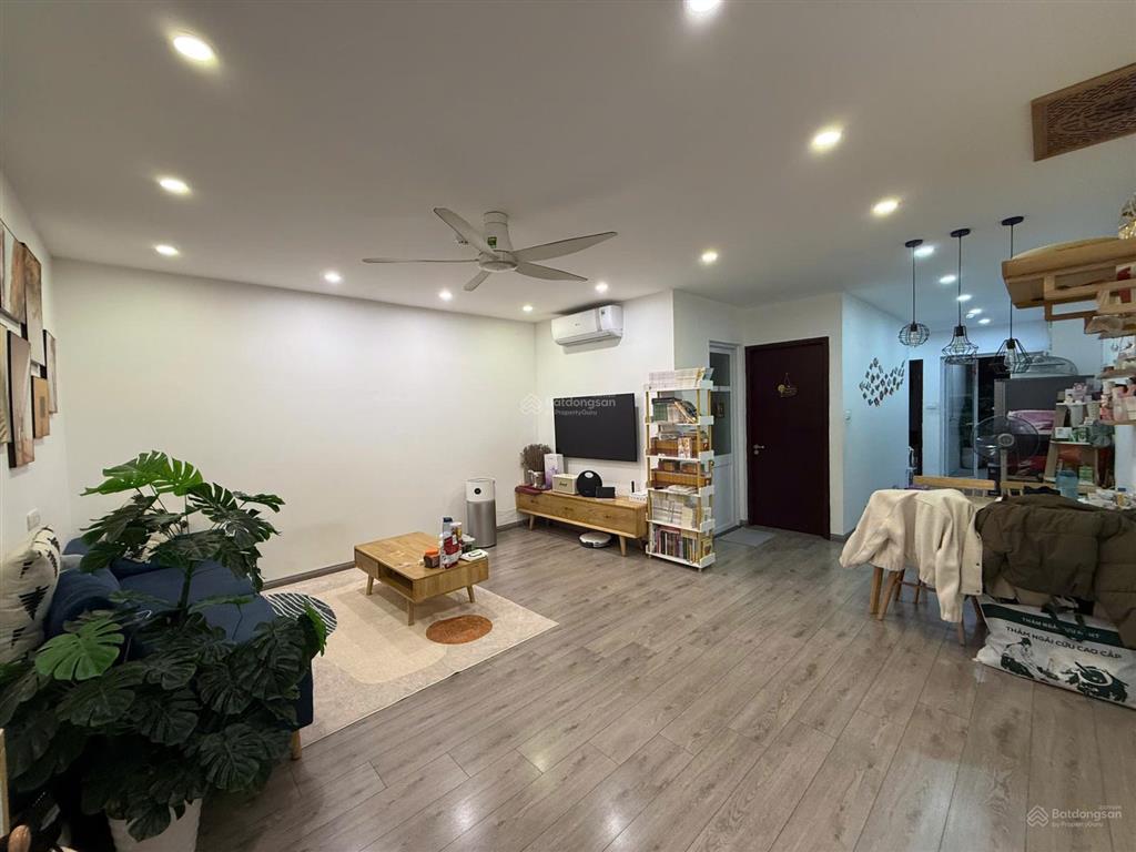 Bán căn hộ tầng 17 chính chủ  66m²  có slot ô tô dưới tòa