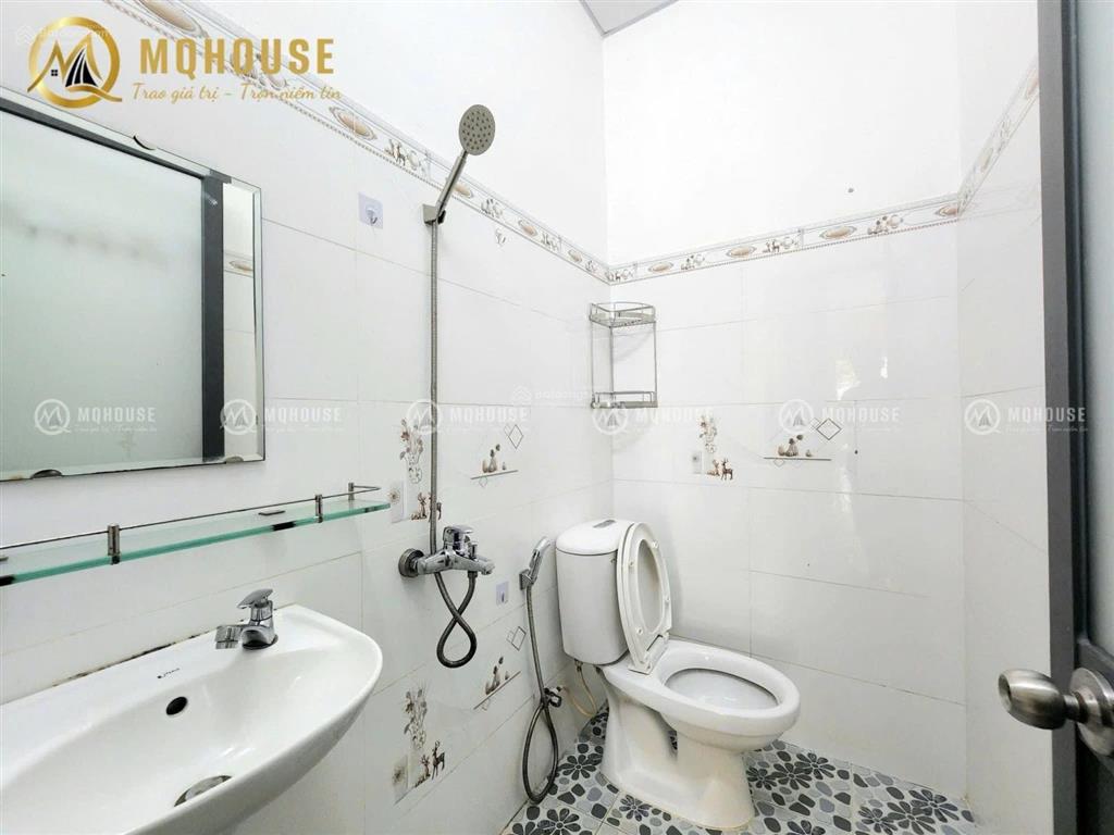 Căn hộ dịch vụ mới xây thoại ngọc hầu gần hồng lạc, etown, sân bay, full nội thất