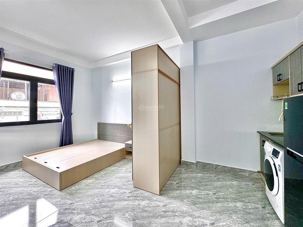 Căn hộ dịch vụ ban công thoáng  full nội thất  ngay hoàng hoa thám  cộng hòa